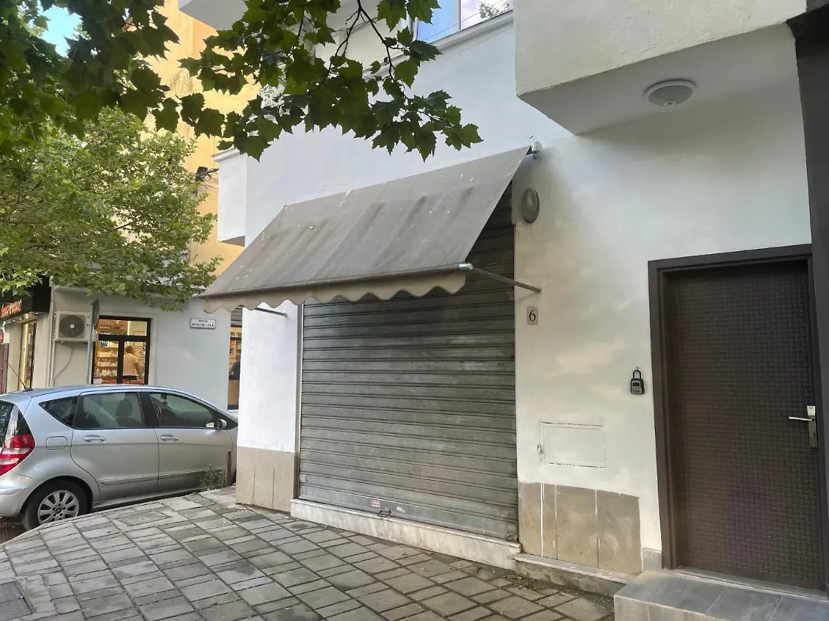 Lovely One-Bedroom Apartment With Private Entrance Tirana Albanië