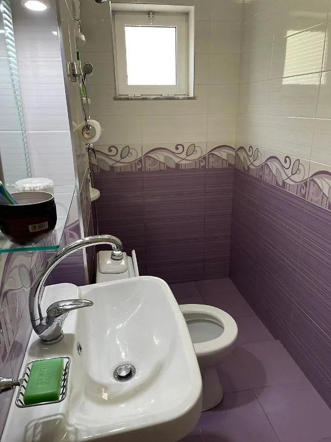 Lovely One-Bedroom Apartment With Private Entrance Tirana Albanië